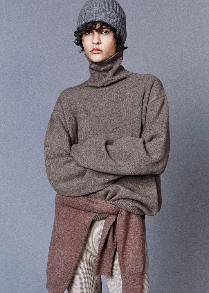 Loro Piana 2023年秋冬系列中推出名为“LORO”的再生羊绒系列。Photo Courtesy of Loro Piana