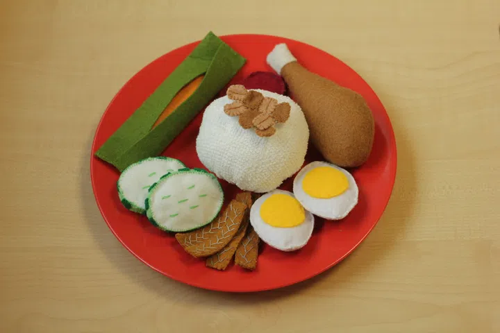 Nasi Lemak PLAY+MAKE