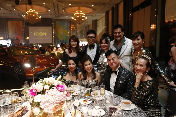 Evelyn Sam, Sylvester Ng, Jean Yip, Mervin Wee, Pauline Chan, Celeste Basapa, Adrian Peh, Susan Peh & Dawn Yip