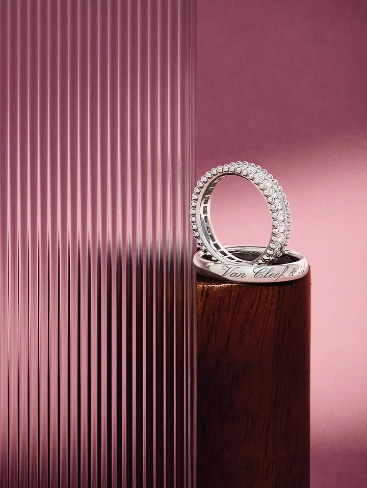 结婚戒指, 品牌盘点, wedding rings, 爱的见证 梵克雅宝、卡地亚、格拉夫、蒂芙尼…经典结婚戒指大盘点, Van Cleef & Arpels