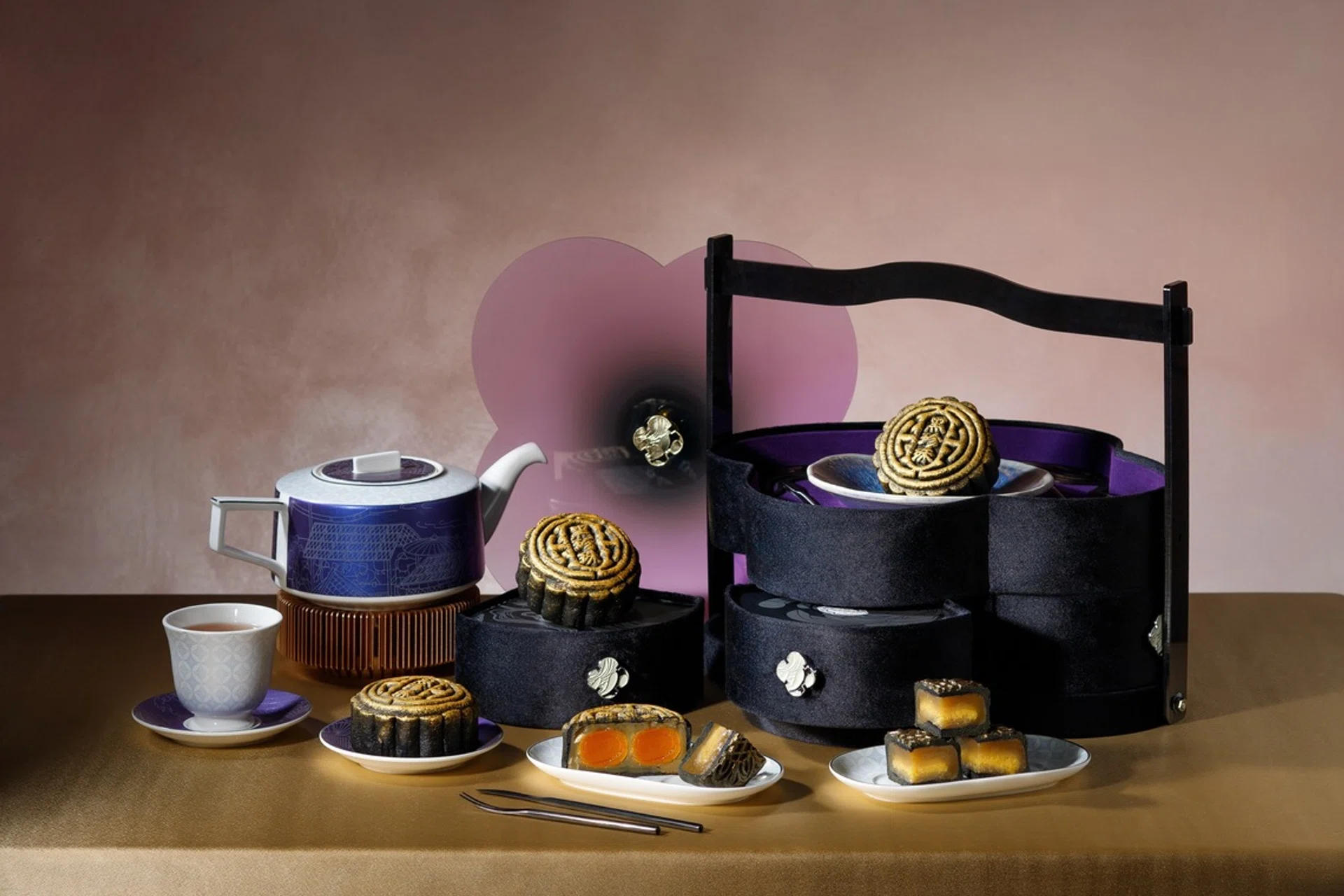 The Black Pearl, Mooncakes