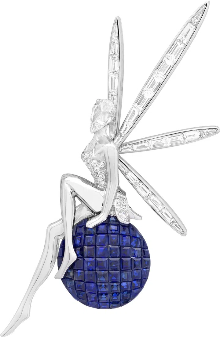 Caresse d'Éole fairy clip. White gold, rose gold, Traditional Mystery Set sapphires, diamonds.