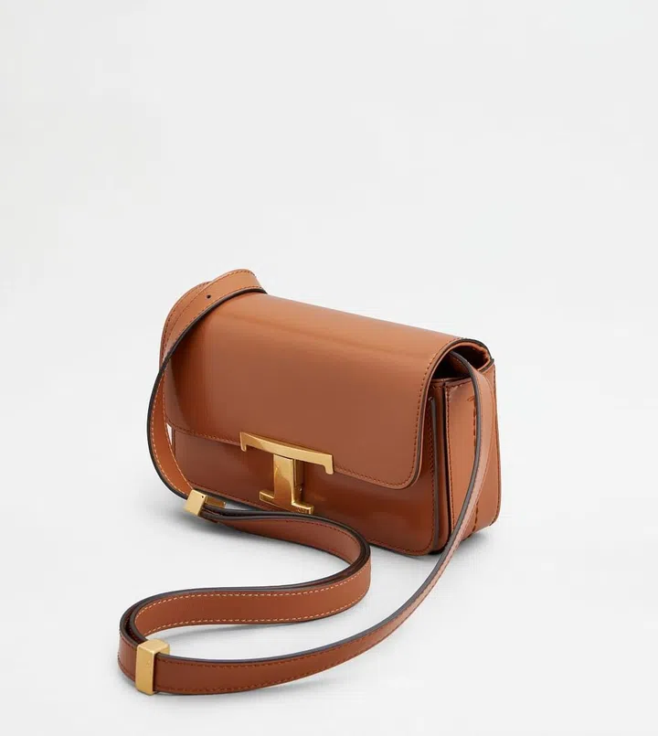 Tod’s T Timeless 斜挎包。Photo Courtesy of Tod's