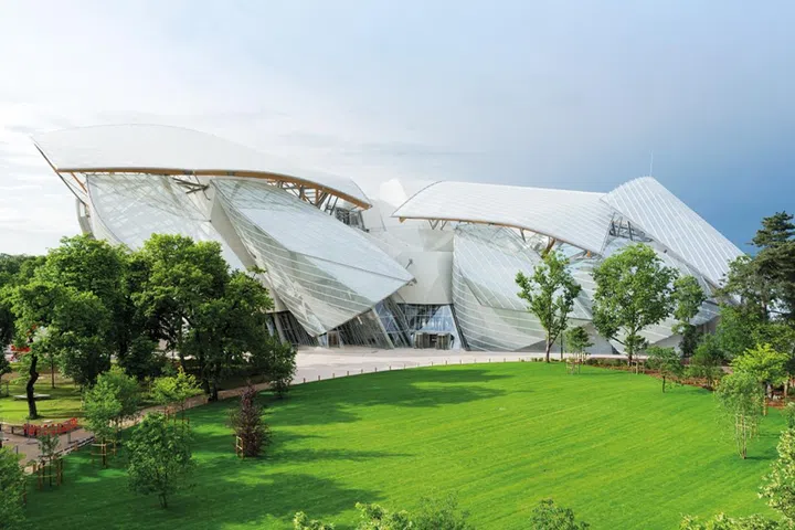 Art Foundation, Art Prize, Luxury Brands