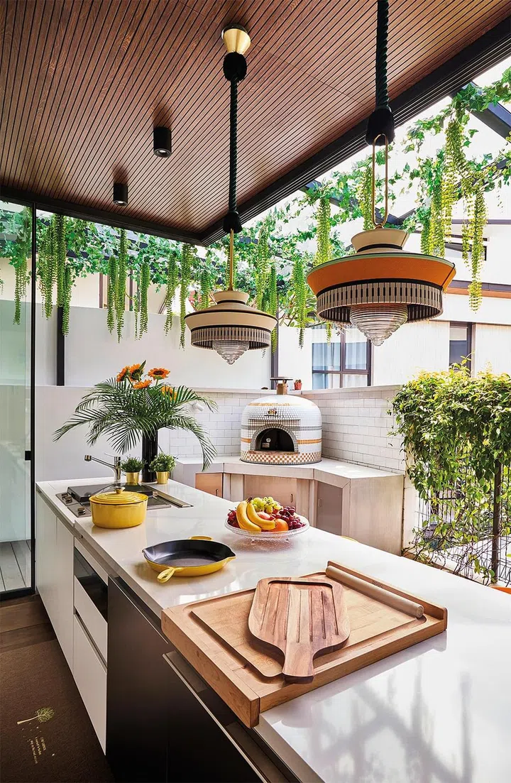 王文莉凡事亲力亲为，对热爱烹饪与烘焙的她来说，厨房就是她的专属游戏场。