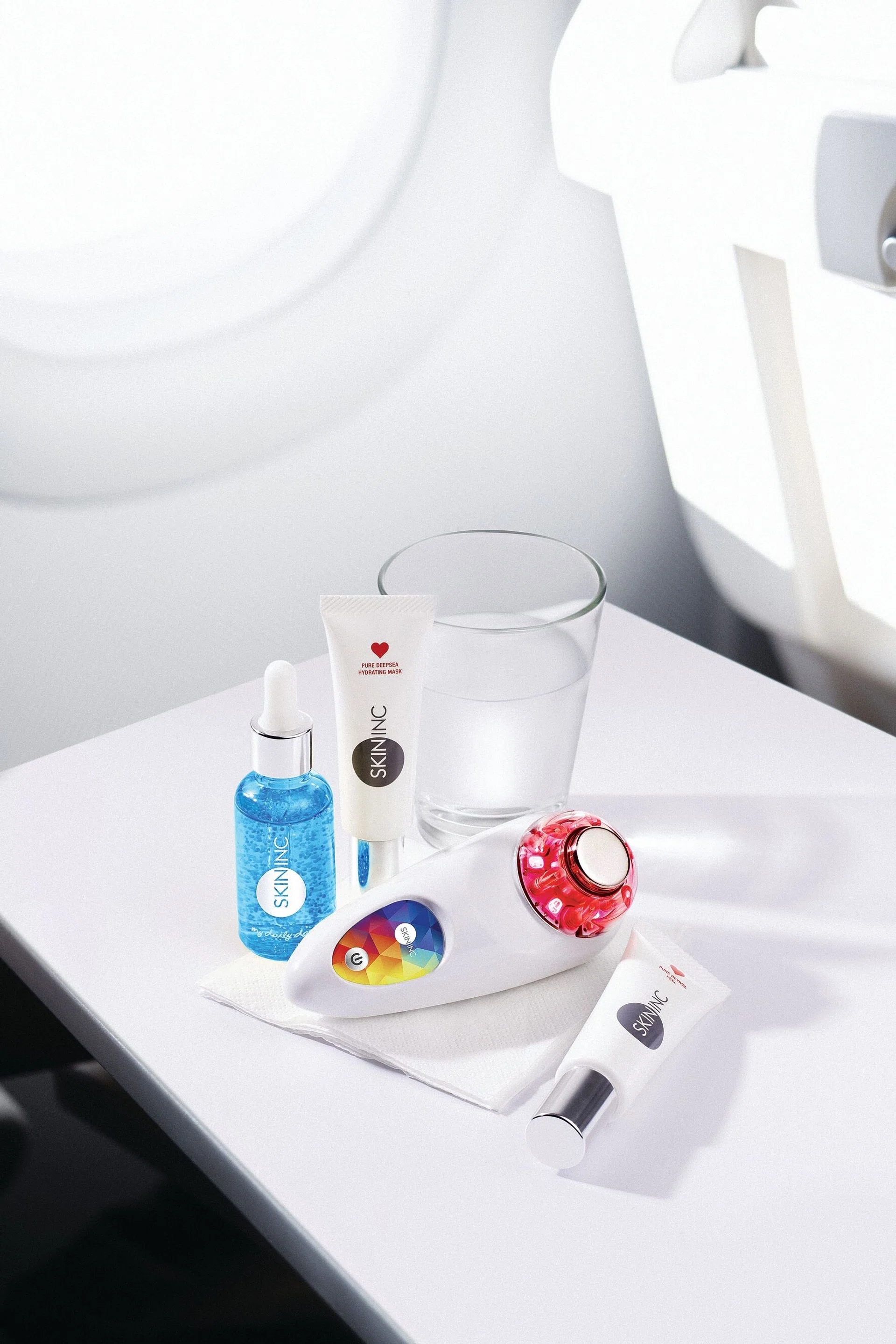 Coffee and dessert in airplane