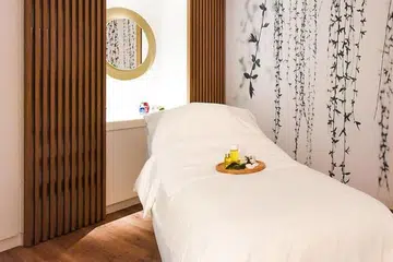 clarins-skin-spa-ion-orchard
