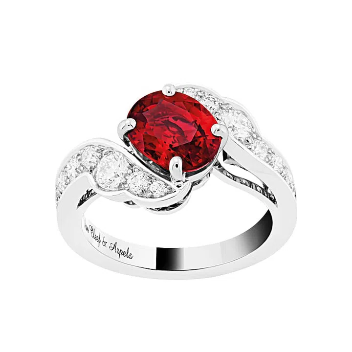 Rings, Wedding rings, Engagement rings, Modern bride, unconventional engagement rings, non-diamond engagement rings, jewellery, cartier, tiffany & co., dior, graff, chaumet, van cleef & arpels