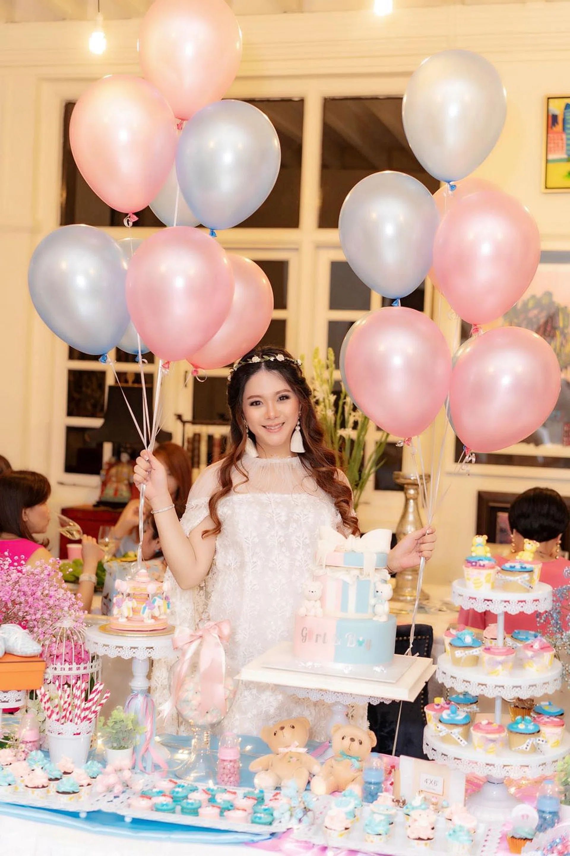 Baby shower, socialites, themed party