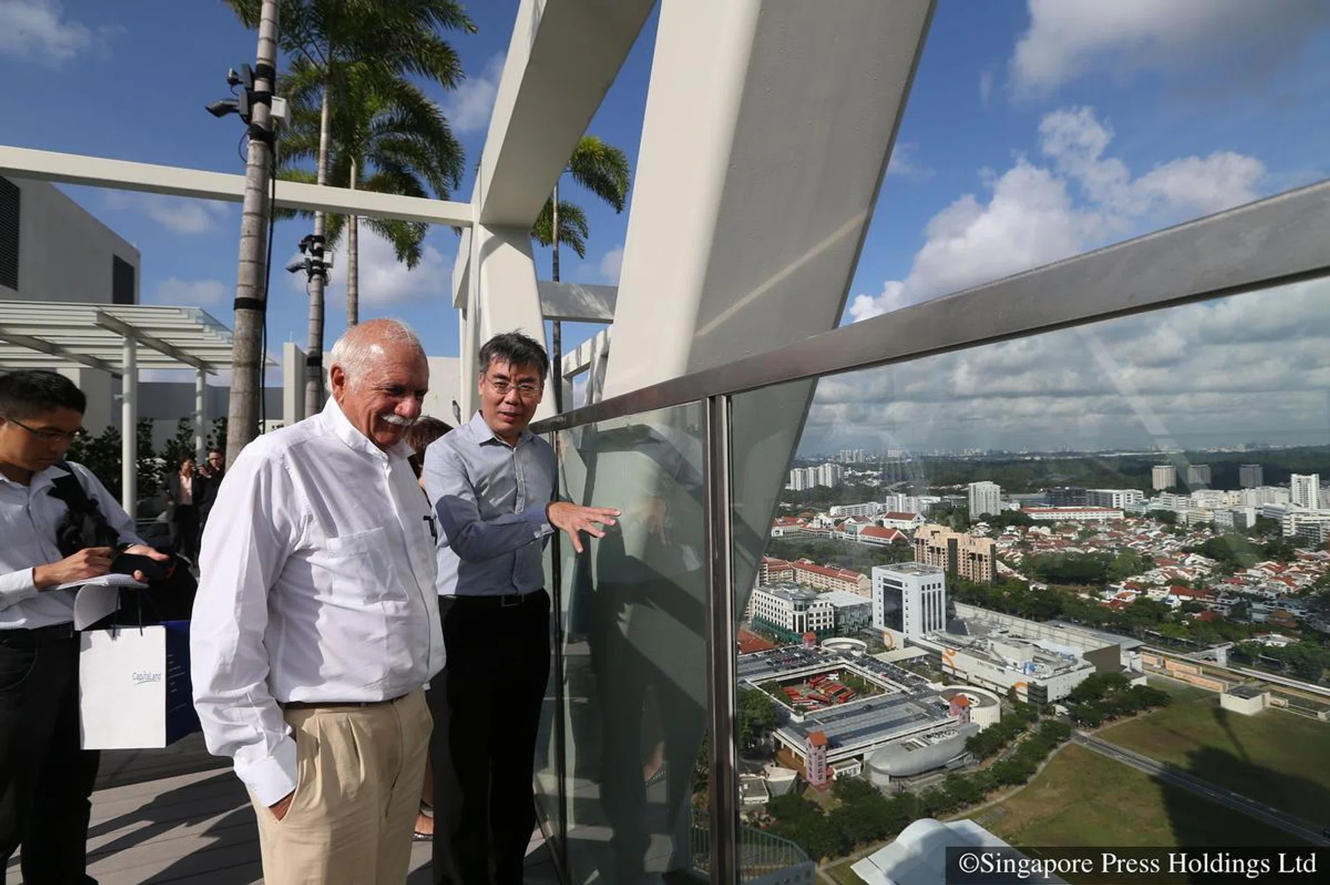 ZB20150728-03 YeapCT/CapitaLand Group-media conference and tour by Moshe Safdie at Sky Habitat [Sky Habitat] ZB20150728-03 YeapCT/CapitaLand Group-media conference and tour by Moshe Safdie at Sky Habitat [Sky Habitat]
