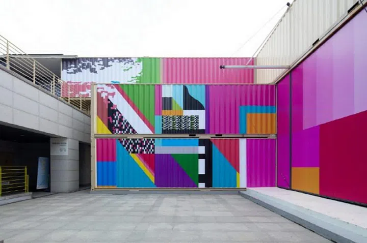 Illusionary vision that greets visitors Dongjoo Seo (Graphic design)