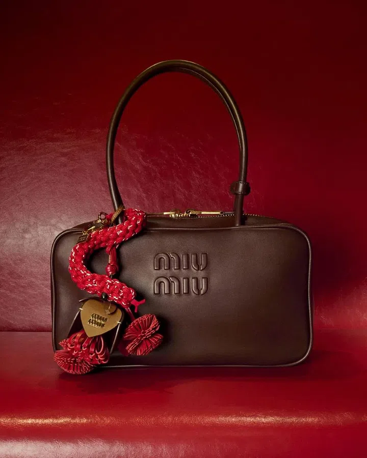 Miu Miu Beau手袋。 Photo Courtesy of Miu Miu