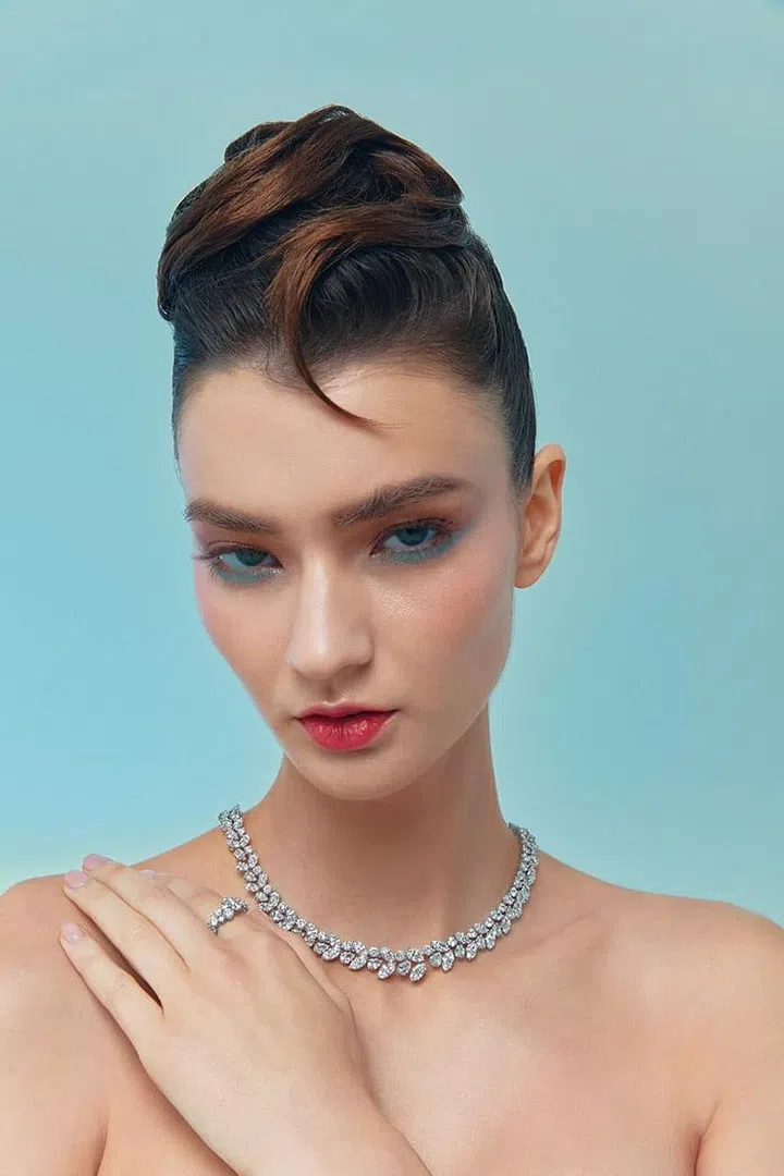 化妆 Amy Chow using Cle de Peau Beaute发型 Jimmy Yap@Kimistry Hair Salon using Goldwell