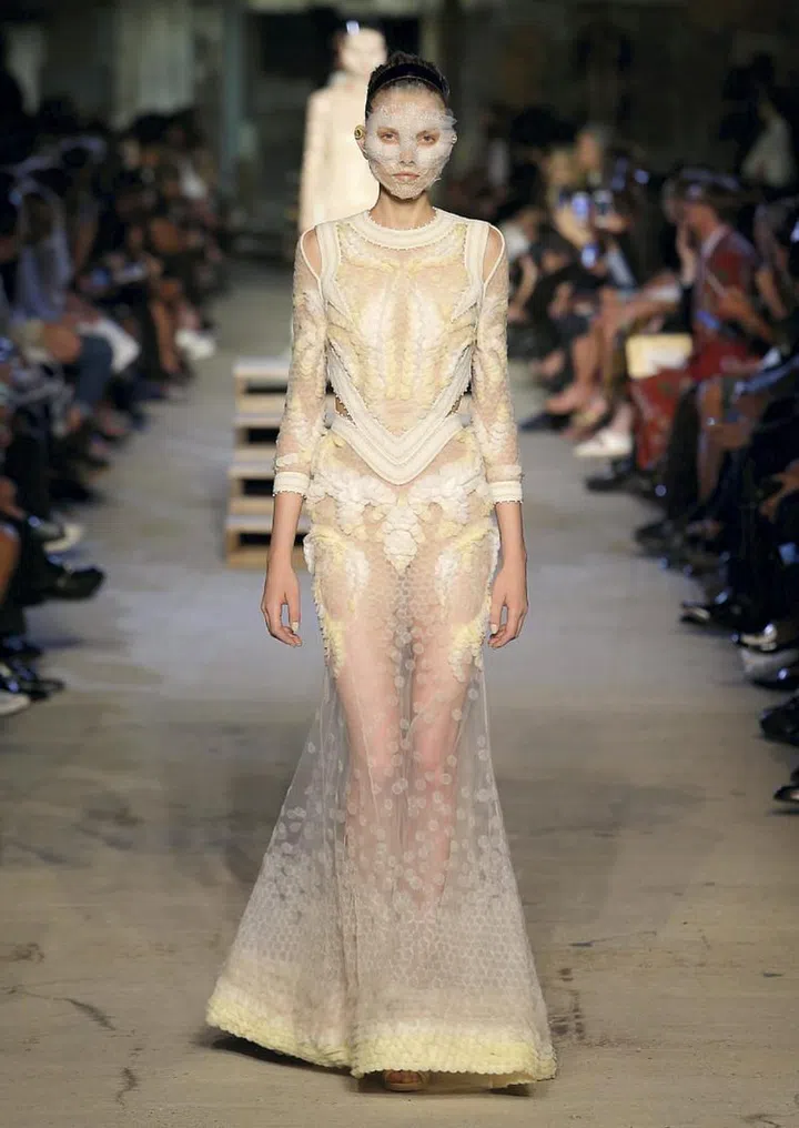GIVENCHY