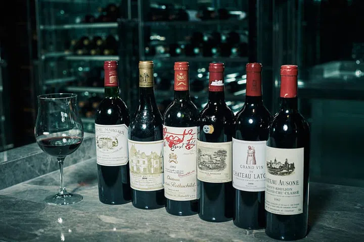 My favourite space, wine, love, 酒