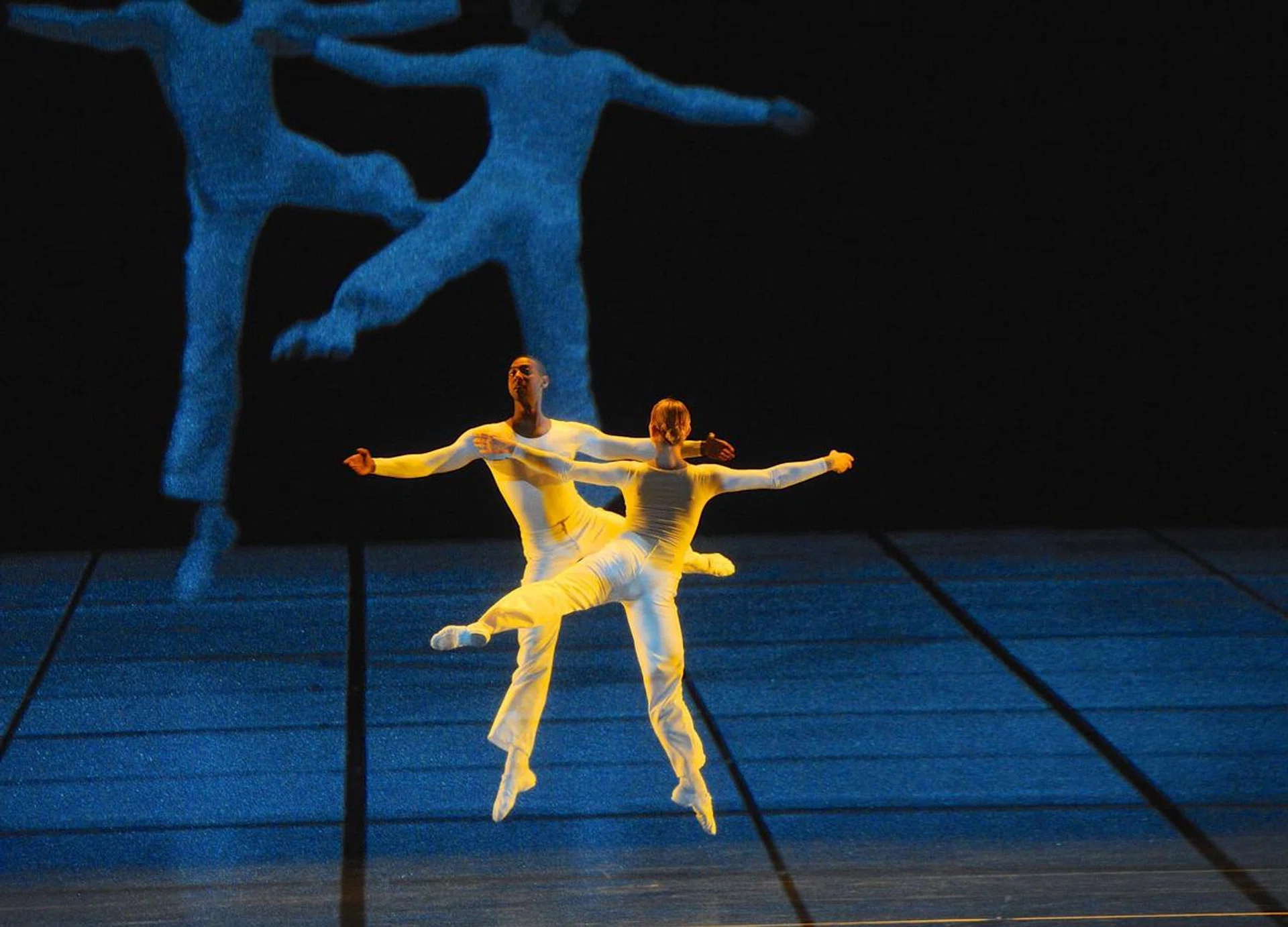 Dance by Lucinda Childs (Credits: Jaime Roque dela Cru) 