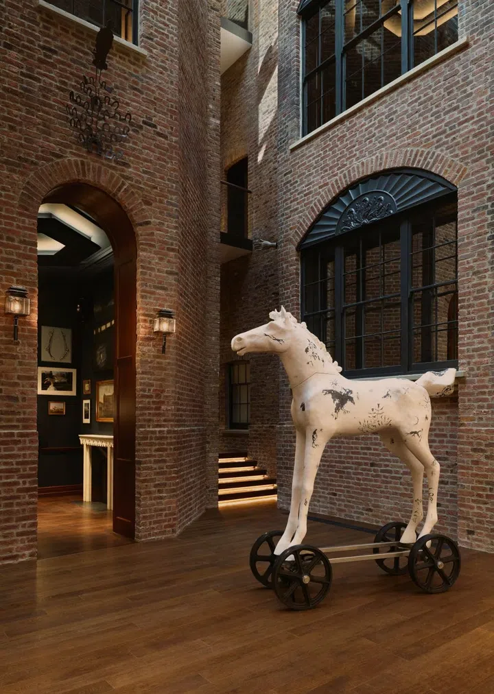  爱马仕之家伦敦,Hermes Maison at 166 New Bond Street