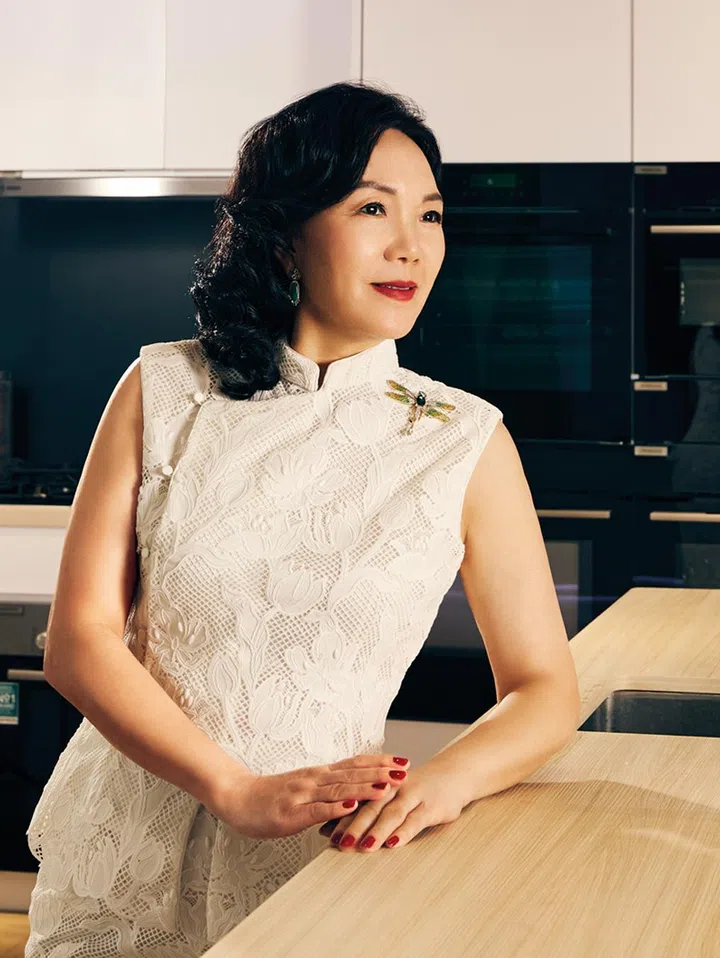 Harvey Norman, Jenny Zhu, 朱慧敏, 蒸汽里的家乡味 朱慧敏复刻的粤式家常菜干贝马蹄蒸肉饼