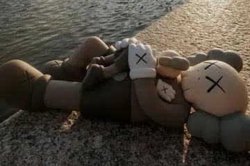 KAWS HOLIDAY