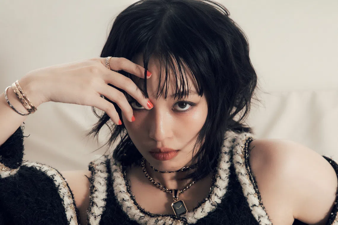 封面人物王渝萱： 当我直视自己的脆弱，才能真正诚实地面对角色| ICON Singapore