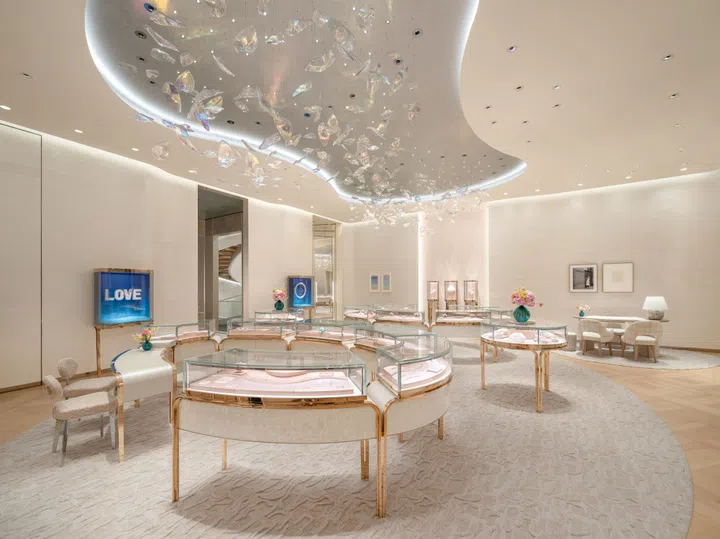 华丽新篇章！蒂芙尼新加坡首家三层精品店开张