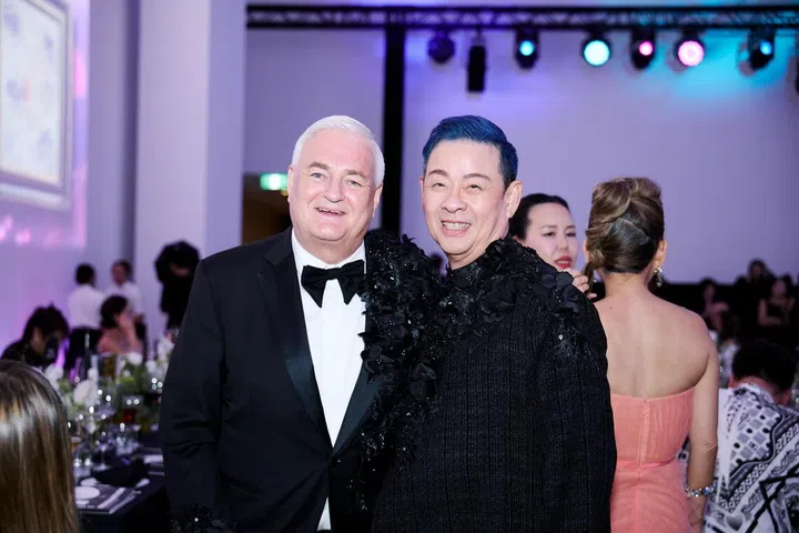 Tony Trickett, Ivan Heng