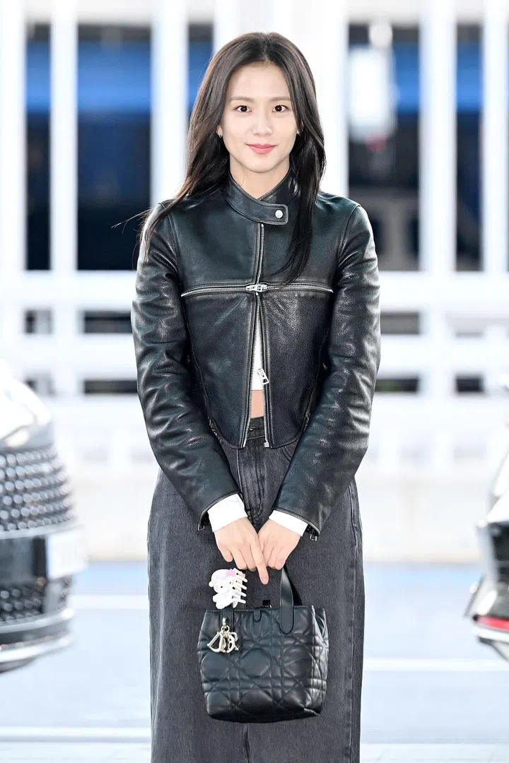 Jisoo Credit: Dior
