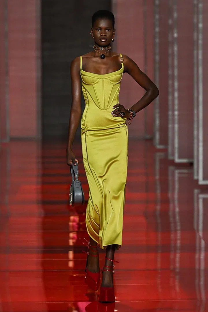Versace_Women FW22_Look 10