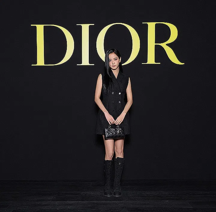 PARIS, FRANCE - SEPTEMBER 26: Jisoo attends the Christian Dior Womenswear Spring/Summer 2024 show as part of Paris Fashion Week  on September 26, 2023 in Paris, France. (Photo by Pascal Le Segretain/Getty Images for Christian Dior)
