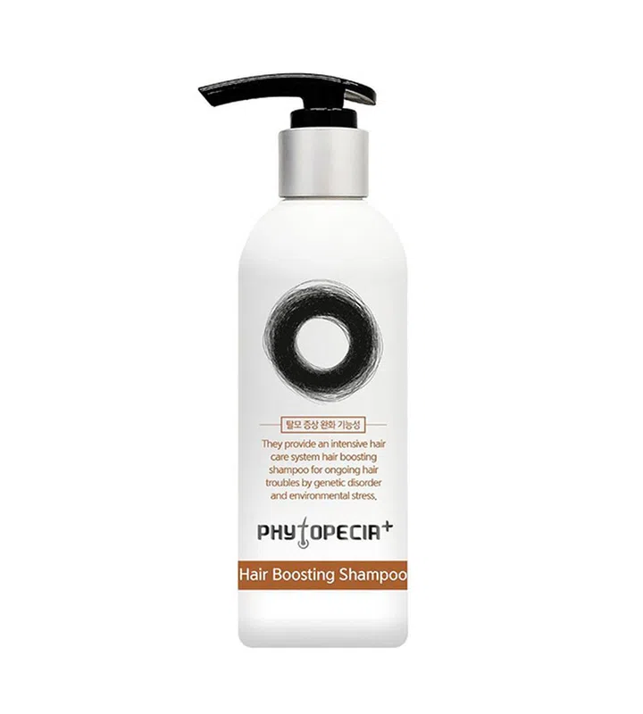 经重新配方的这款 Phytopecia Hair Boosting Shampoo洗发精，虽然属于小众品牌，口耳相传下在本地也售出了超过两万瓶！配方中含有能温和去除杂质的水杨酸，还有能提供头皮满满滋养成分的酰胺酸，以及促进细胞再生的独家复合物P1P，帮助头发更健康地生长。