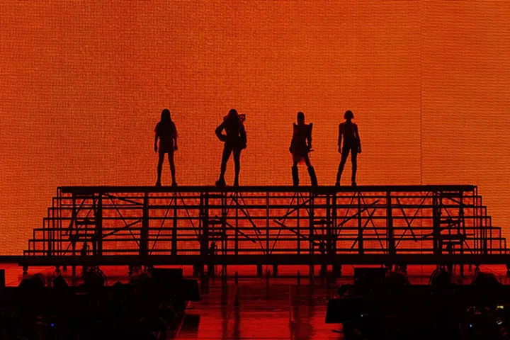 韩国女团2NE1