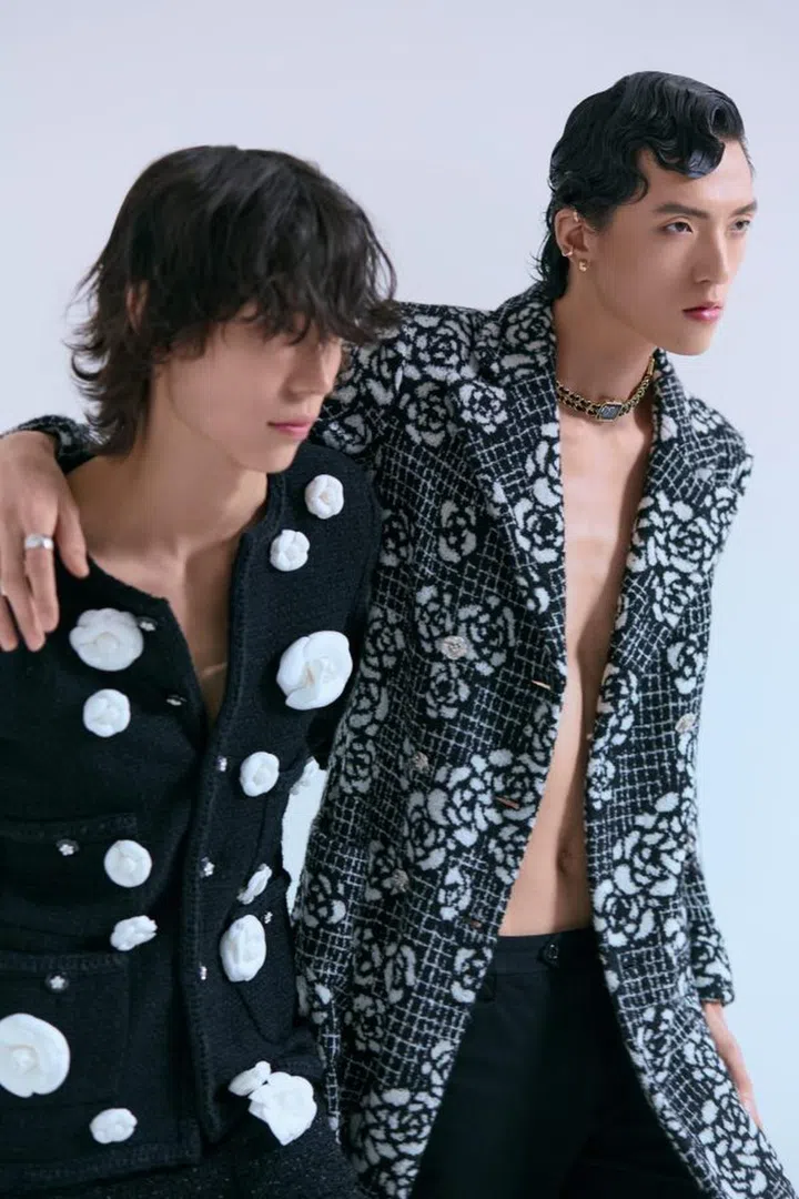 Chanel羊毛及喀什米尔外套、缀饰喀什米尔大衣，Première Édition Originale搭载高精度石英机芯、镀金精钢表壳、皮革及镀金精钢编织表带腕表(当项链)，Coco Crush系列首饰