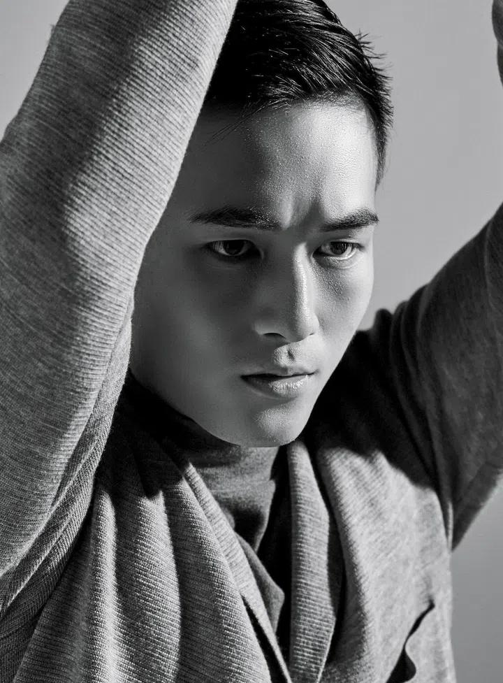 Q: 收过最酷的一件礼物？A: 12岁时妈妈送我的圣诞礼物，一只狗！