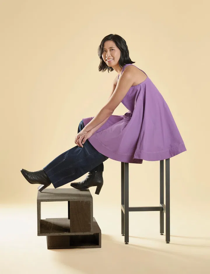 Beyond The Vines 连衣裙 $119 牛仔裤 $119 ，造型师专属靴子boots (图：《女友》拍摄）