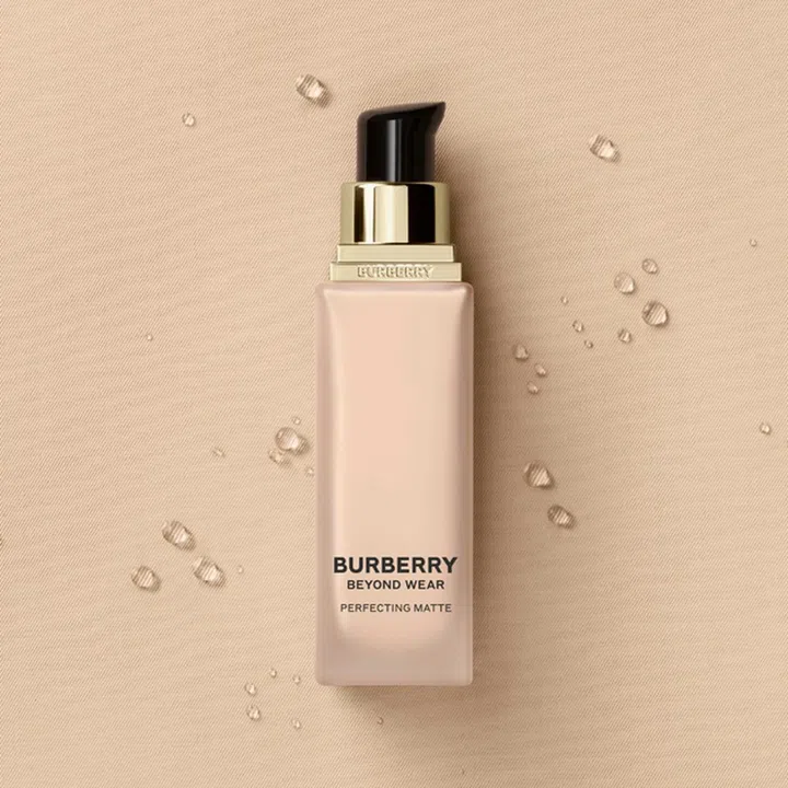 Burberry Beyond Wear Perfecting Matte Foundation粉底液