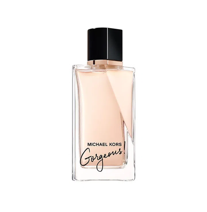 Michael Kors说过：“我做的所有事情都旨在庆祝女性”， 2021年全新推出的Michael Kors Gorgeous！香氛自然也不例外。玫瑰金瓶身搭配黑色瓶盖，就像是个干练优雅的女性。大胆的木质花香调，一闻叫人难忘，捕捉了女性的自信，又为人注入满满活力！