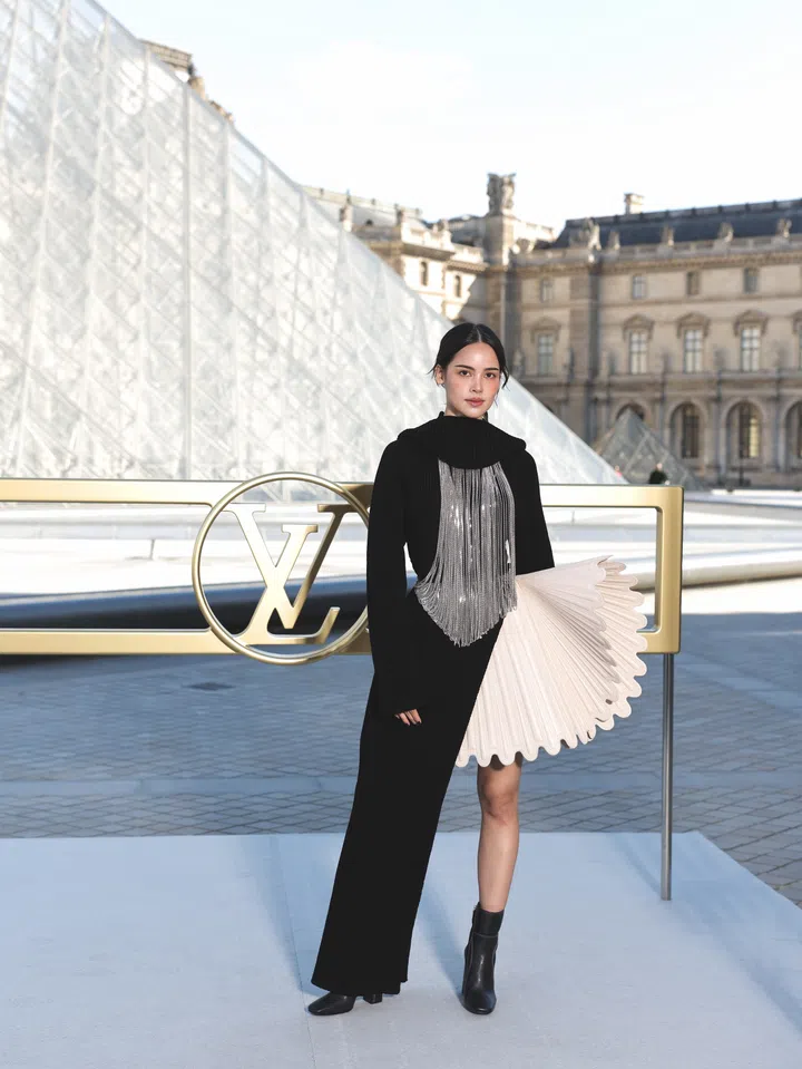 Urassaya Sperbund出席Louis Vuitton 2026春夏女装秀