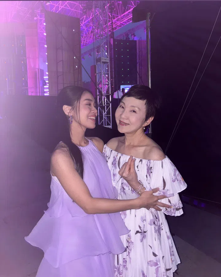 梁嘉靖（JJ Neo）和妈妈周如珠