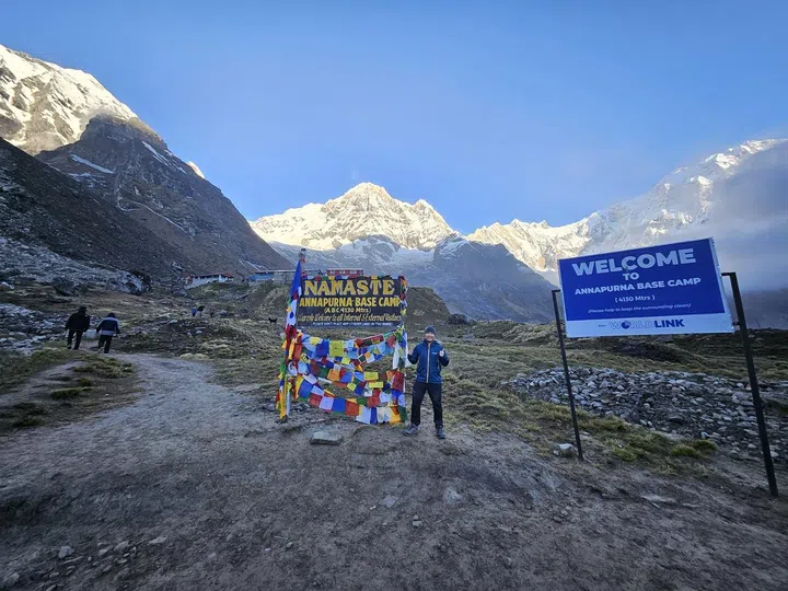Eugene难得暂时放下工作，在尼泊尔的Annapurna Base Camp徒步旅行。（图：受访者提供）