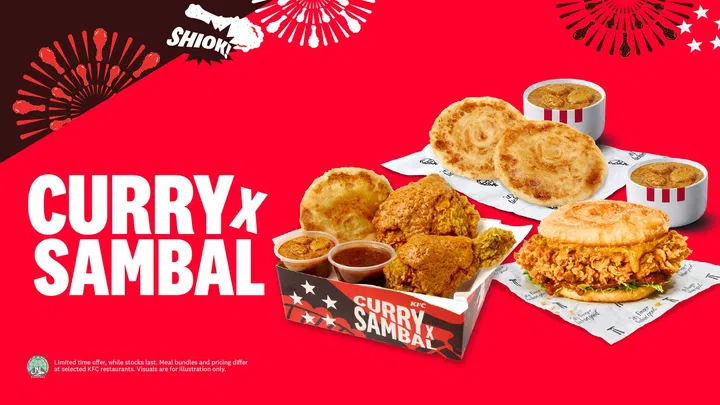 红色背景搭配烟花图案及“Curry x Sambal”大型白色字样，展示 KFC 国庆限定系列美食，包括以印度煎饼取代汉堡面包的 Curry x Sambal Zinger 汉堡、咖喱叁峇炸鸡套餐、印度煎饼、咖喱酱及叁峇酱，整体设计充满国庆节庆与本地风味特色。