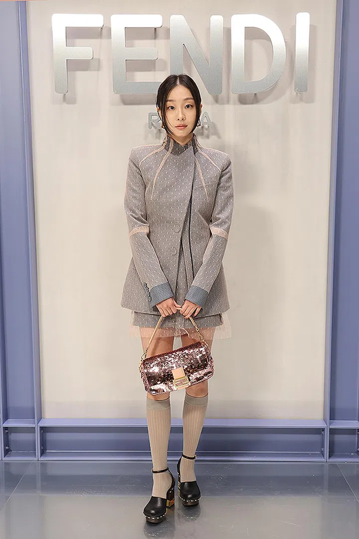 MILAN, ITALY - SEPTEMBER 21: Dami Kim attends the Fendi Spring Summer 2023 Show during Milan Fashion Week  on September 21, 2022 in Milan, Italy. (Photo by Daniele Venturelli/Getty Images for Fendi)