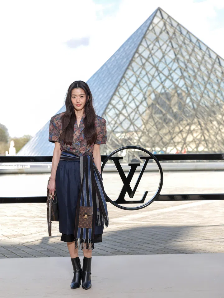 全智贤（Jun Ji-hyun）出席Louis Vuitton 2026年秋冬大秀