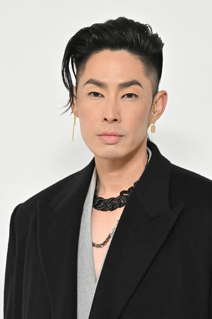 PARIS, FRANCE - JANUARY 18: (EDITORIAL USE ONLY - For Non-Editorial use please seek approval from Fashion House) Vanness Wu attends the Givenchy Menswear Fall-Winter 2023-2024 show as part of Paris Fashion Week  on January 18, 2023 in Paris, France. (Photo by Stephane Cardinale - Corbis/Corbis via Getty Images)