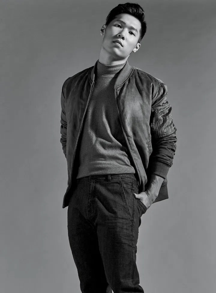 Q: 男生练身材是为了什么？A: 我一个星期健身4次，主要是爱美，穿衣服好看。当然，健康也是一大原因，还能交到不少志同道合的朋友。有人跟我说“只要你胸比肚子大就不算肥”，但对我来言好看又健康的身材很重要。