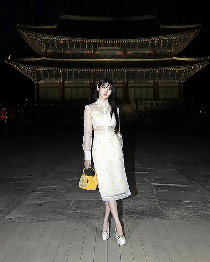 SEOUL, SOUTH KOREA - MAY 16: IU attends the Gucci Seoul Cruise 2024 fashion show at Gyeongbokgung Palace on May 16, 2023 in Seoul, South Korea. (Photo by Han Myung-Gu/Getty Images for Gucci)