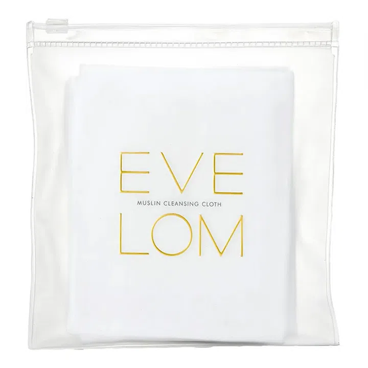 知名洁面品牌Eve Lom居然也推出了洁面巾！ 配合品牌的Eve Lom Cleanser洁面霜（或是其它品牌的洁面霜也OK），能够达到温和去角质的效果，同时还能促进血液循环和排毒，保持肌肤干净有柔滑。