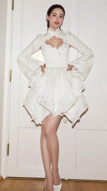 Yaya婚礼礼服解析｜Urassaya Sperbund两套Louis Vuitton高级订制婚纱与派对礼服
