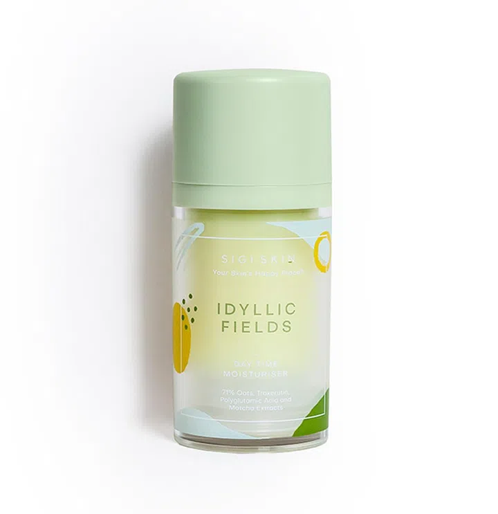 本地品牌SIGI SKIN一直以来坚持采用最优质的成分，近来推出的全新日霜当然也不例外。仔细看看成分：71%的胶体燕麦片（Colloidal Oatmeal ）精粹、曲克芦丁、聚谷氨酸和抹茶萃取，温和的配方不仅能修复肌肤，还有抗菌和改善痘痘肌的作用，长期使用也能改善细纹和皱纹，恢复肌肤的紧致度。现代又清新的包装也能提升你的好心情。