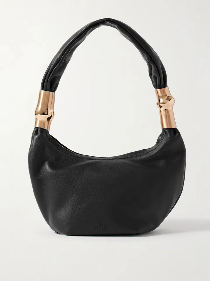 低调又精致的黑色手袋 Cult Gaia Meala皮革手袋 $699