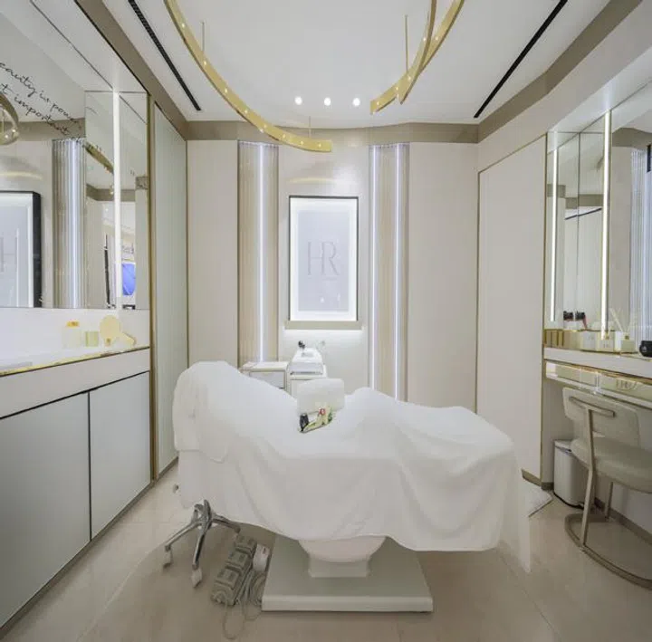 新加坡脸部、头部、美甲及各类美容护理